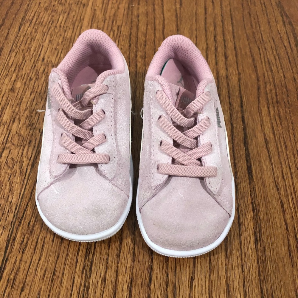 Pink toddler pumas